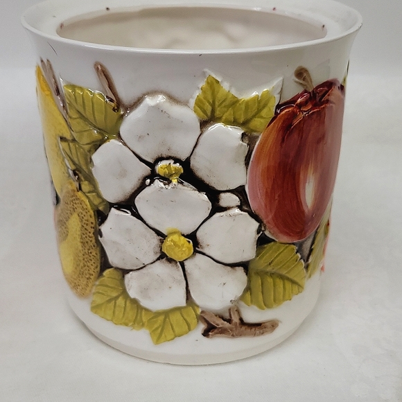 - Vintage hand-painted floral 2D design ceramic made in Japan cookie jar - Picture 6 of 13